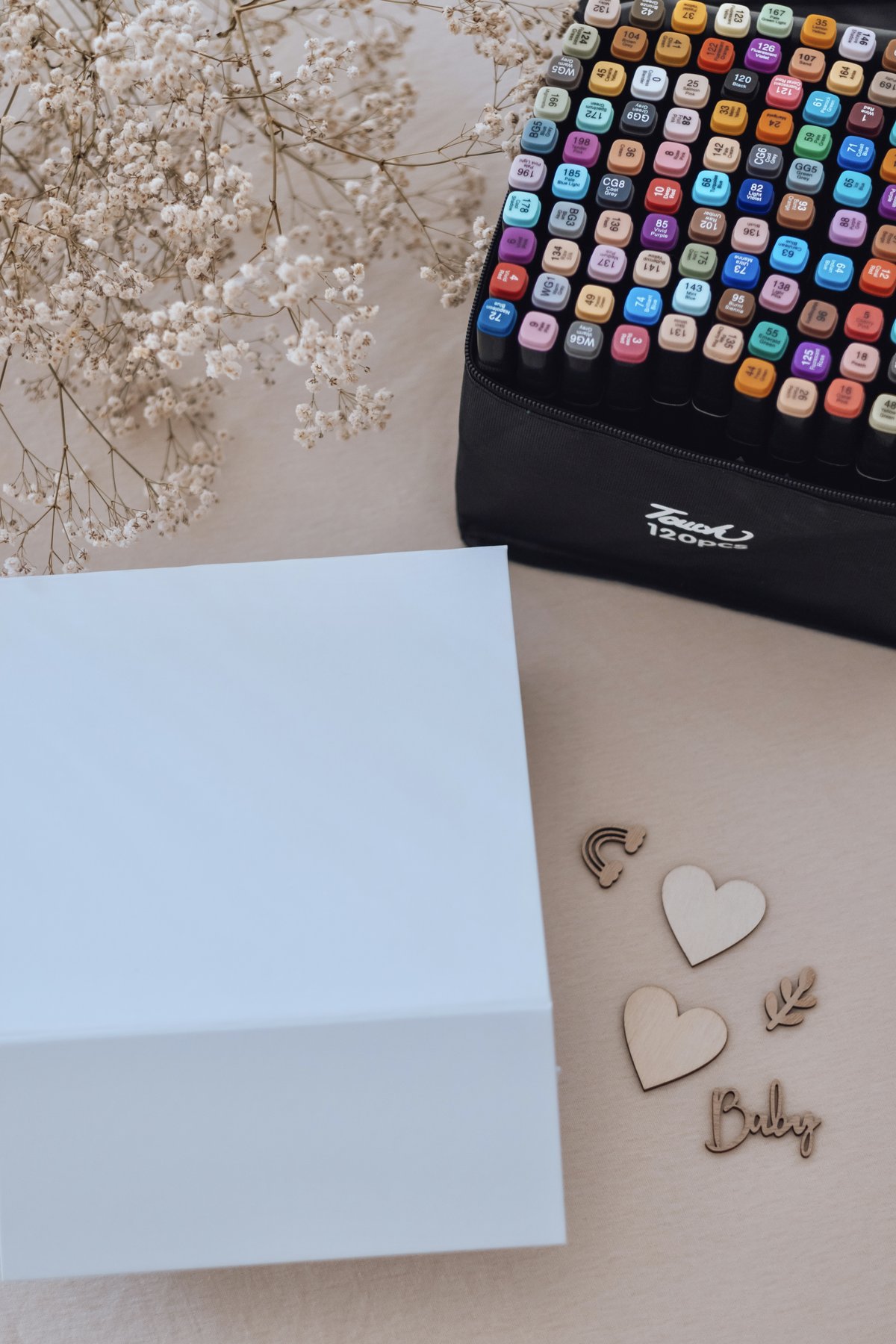 Coffret blanc, feutres et petites découpes Baby prêts pour l'atelier — Entre Deux